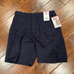 Men’s Wrangler Classic Flex Waist Dark Navy Blue Short Pants Size 30 NEW